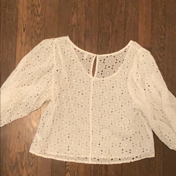 White blouse - Picture 2 of 4